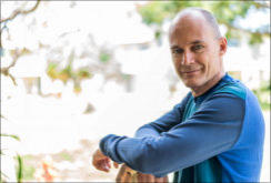 Portrait von Dr. Bertrand Piccard während des Zwischenlandung in Hawaii.  Die Zeit wird intensiv genutzt um PR für erneuerbare Energien und Clean Technologies zu machen.