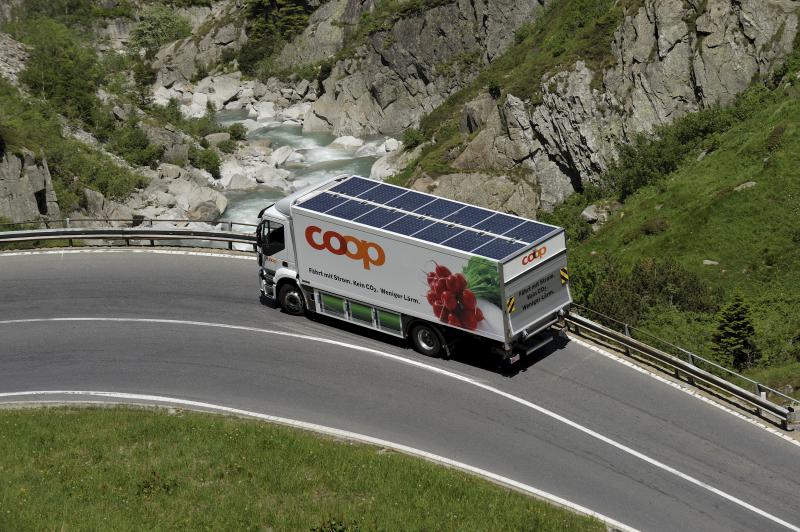 Der E-Force mit Solarpanels in Aktion.