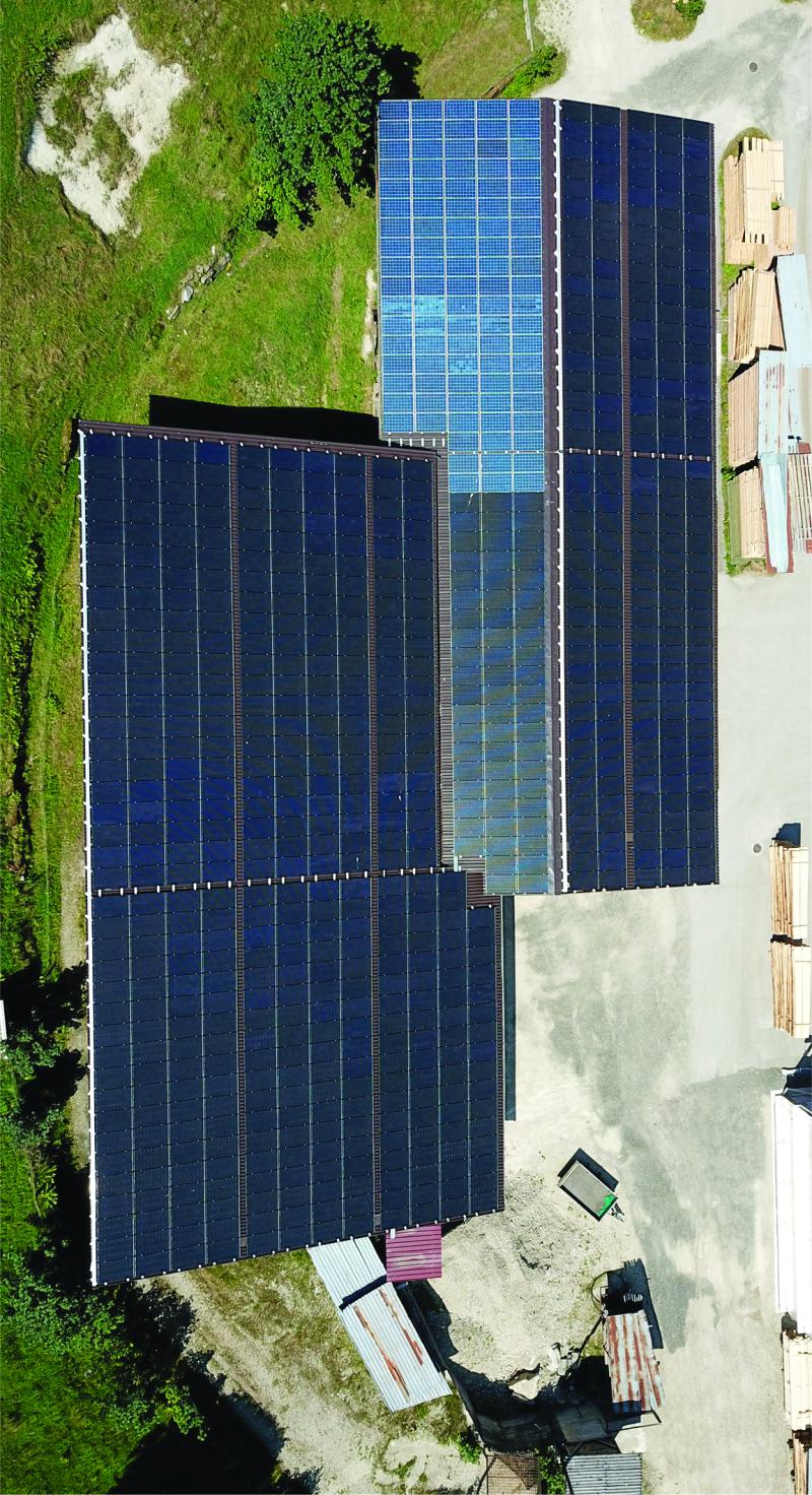 Mit der PV-Anlage und der Holzheizung produziert die Sägerei rund 6.1 GWh/a einheimische, CO2-neutrale Energie.