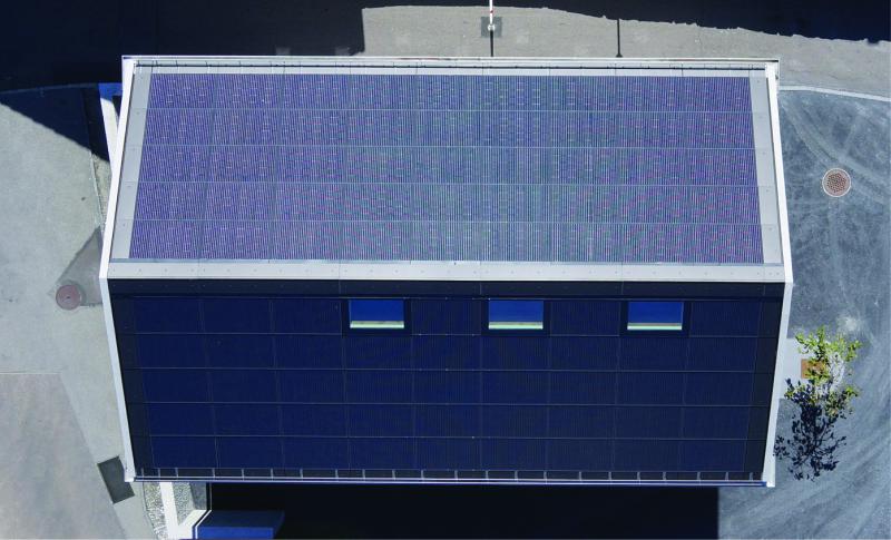 Die 15.5 kW-starke PV-Anlage auf dem Dach produziert rund 15’900 kWh/a
