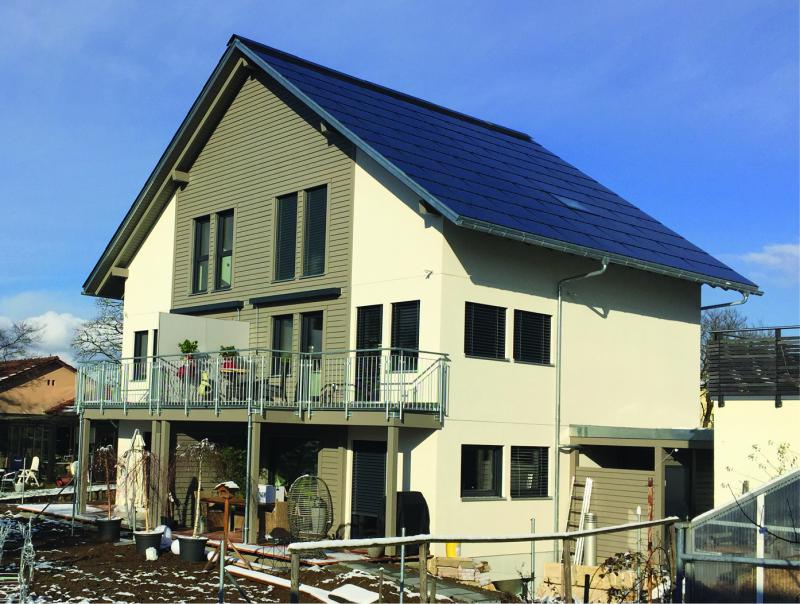 Die PV-Anlage deckt den Energiebedarf des DEFH zu 170%