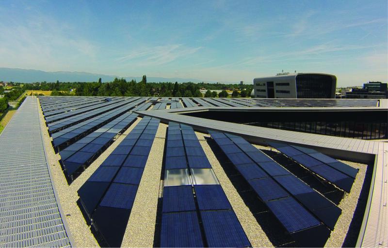 Die PV-Anlage auf dem Dach der Uhrenfabrik produziert ca. 254’600 kWh/a.